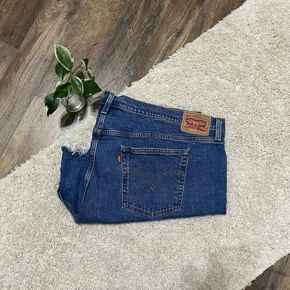 Levi's 501 Size 24 W Medium Wash Frayed Hem High-Rise Button Fly Denim Shorts